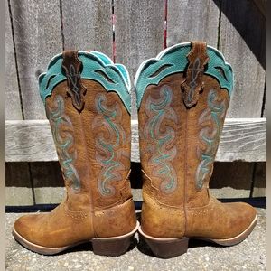 Justin boots 6.5 B leather  ladies boots